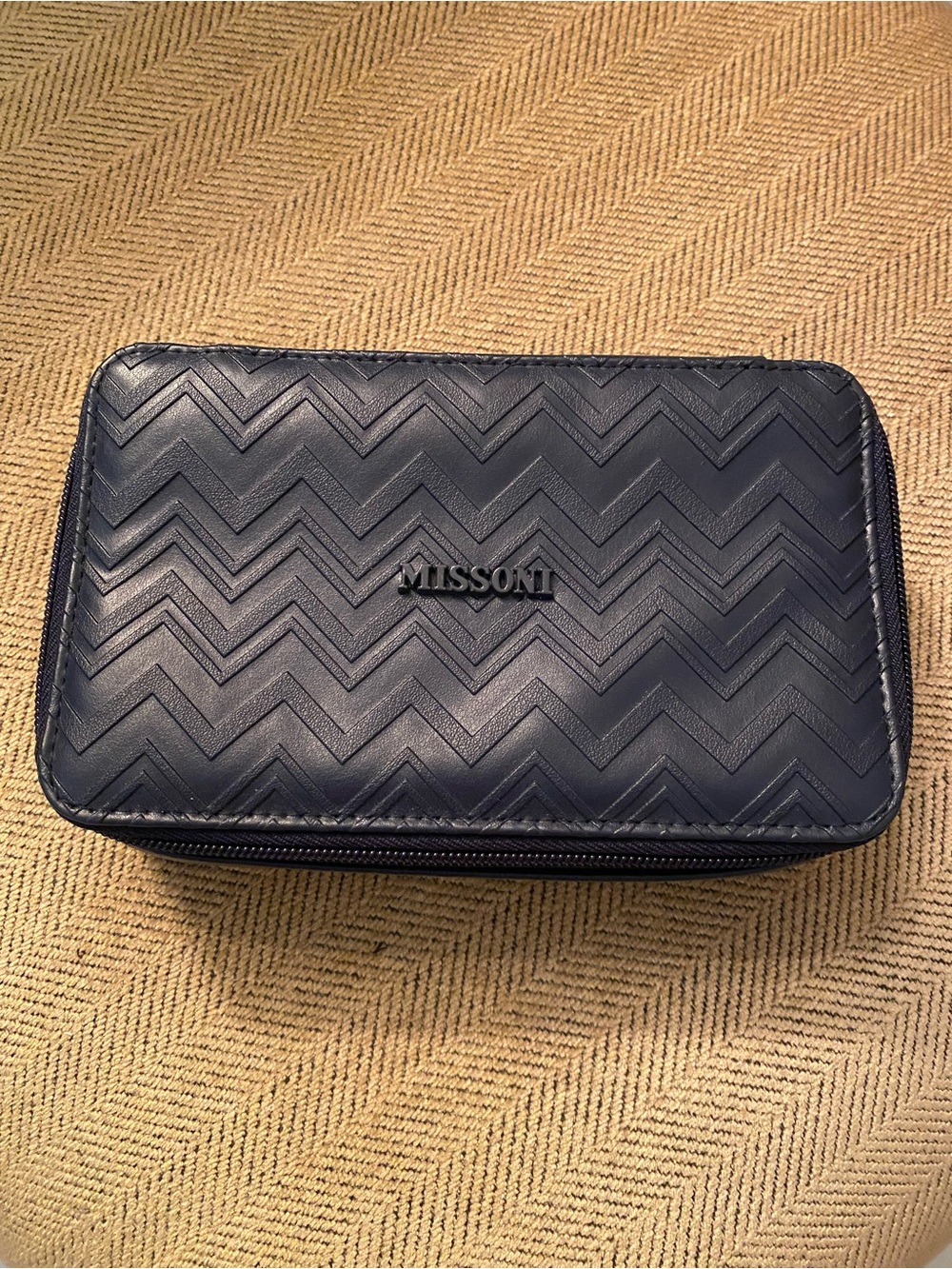 NWOT! Missoni x Delta Airlines Leather Amenity Case Travel Pouch Navy Chevron
